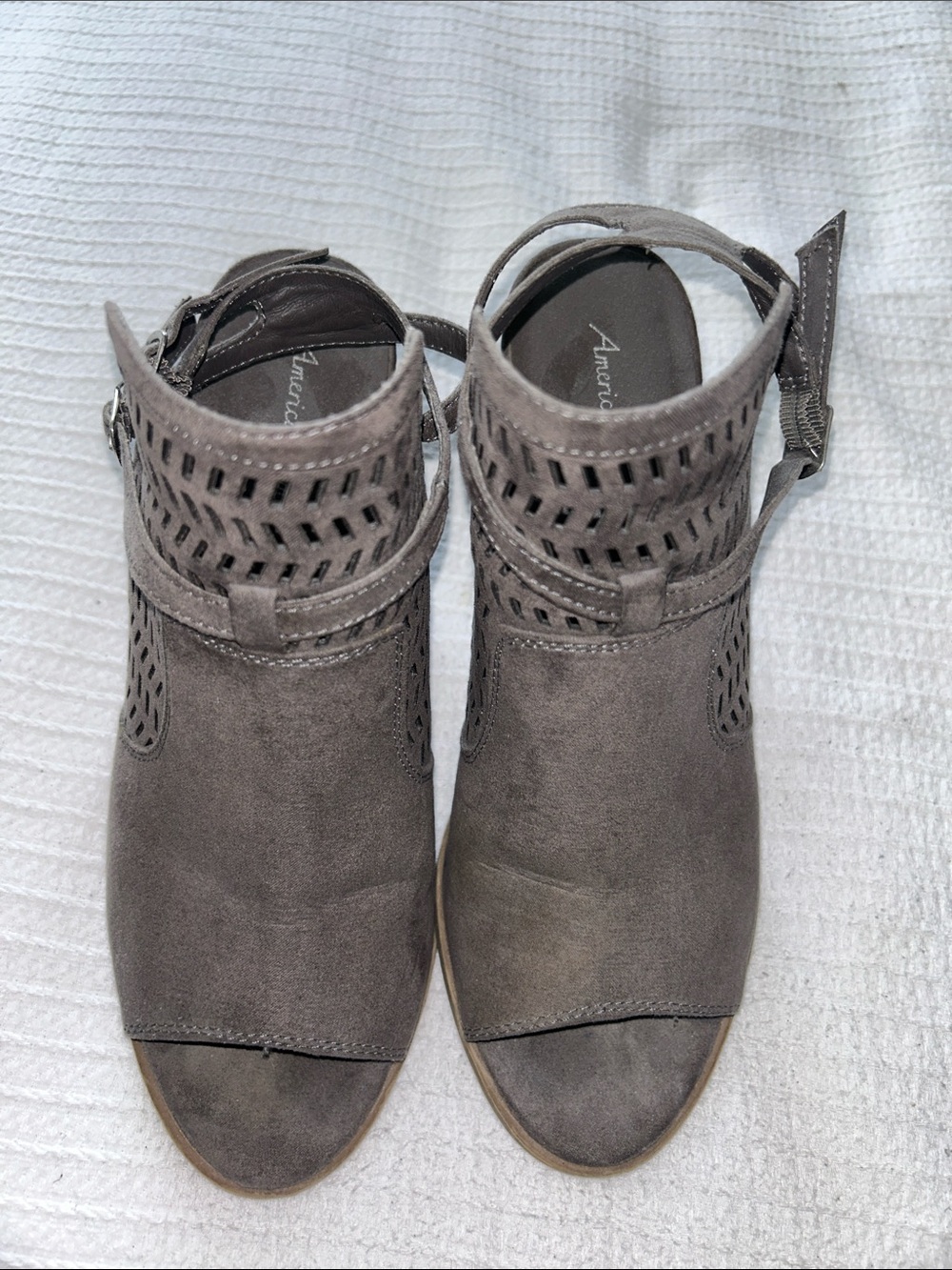 American Eagle Outfitters Grey Suede Peep-Toe Cutout Sandals